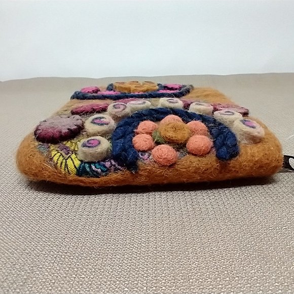 RISING TIDE FELTED WOOL POUCH/CLUTCH - Picture 9 of 10